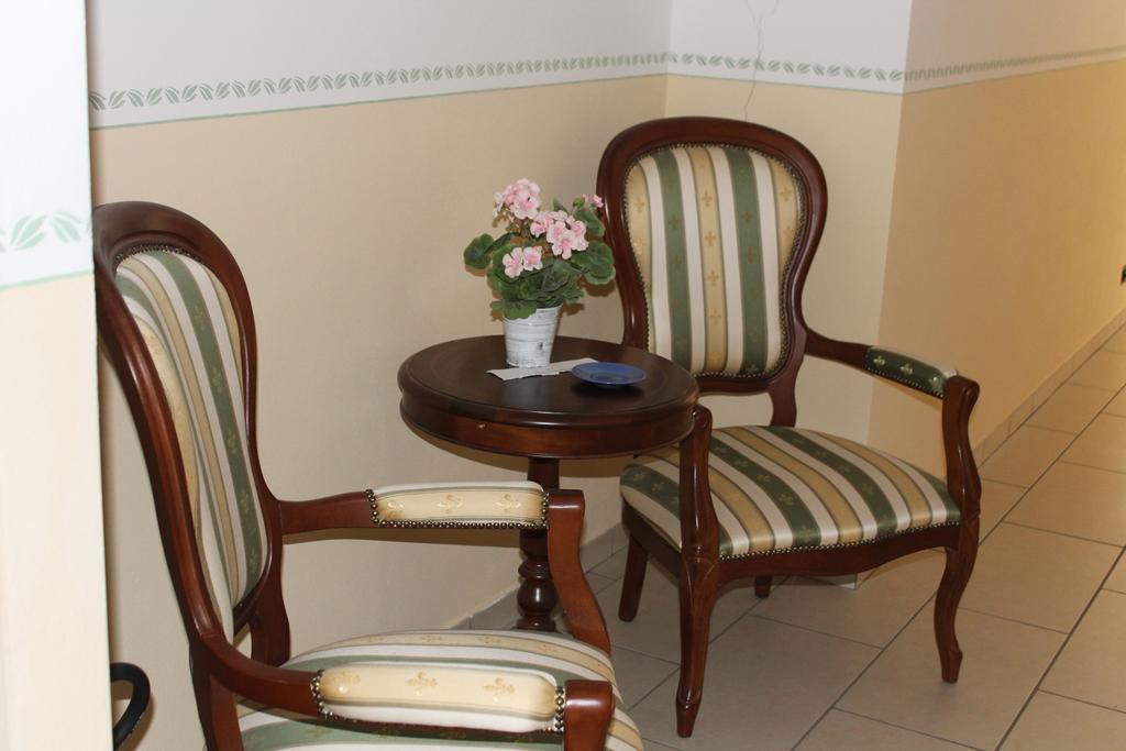 Castino Villa Carla מראה חיצוני תמונה